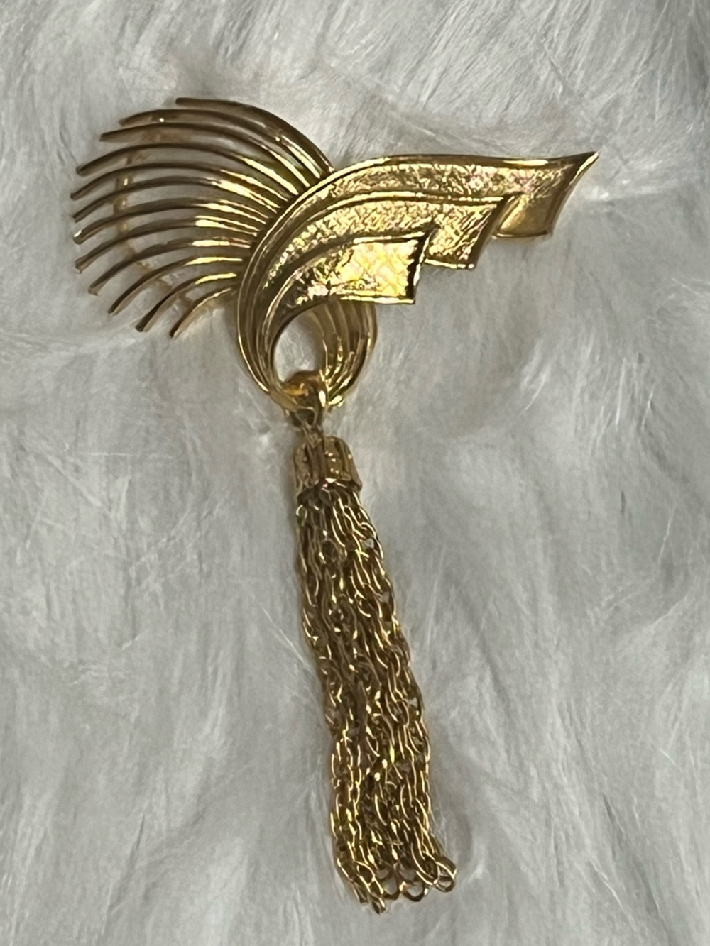 Vintage Lisner Brooch